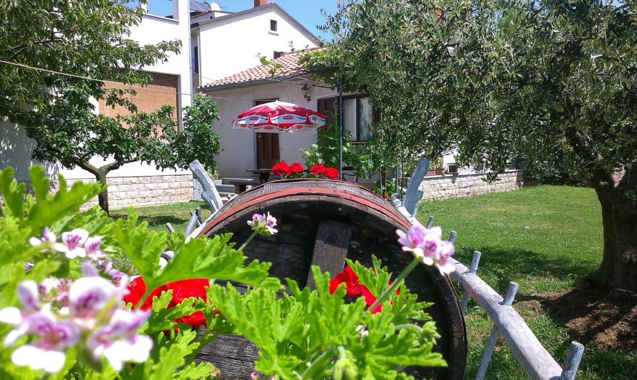 Studio Benassi Porec Exterior photo