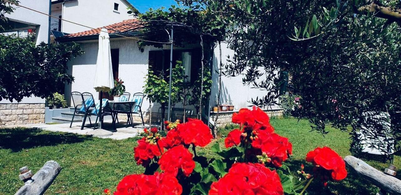Studio Benassi Porec Exterior photo